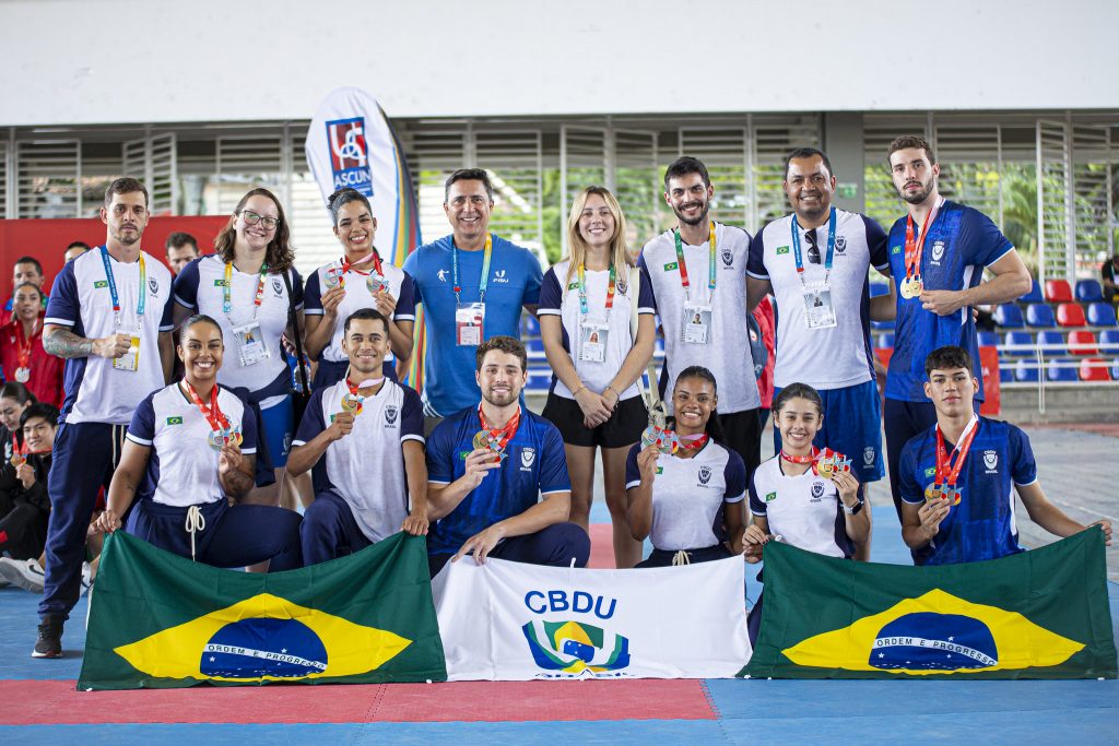 Karatecas do Time UBrasil brilham no III FISU America Games com 10 medalhas e domínio no Kumite